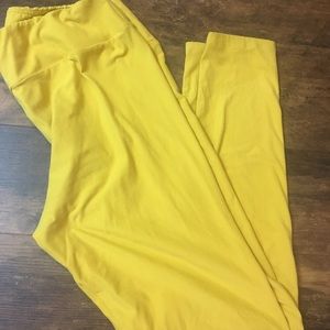 Lularoe tall and curvy leggings